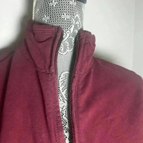 LL Bean Women's Deep Wine Soft Cotton Quilted Full-Zip Sweatshirt Size: XS. - Picture 3 of 9